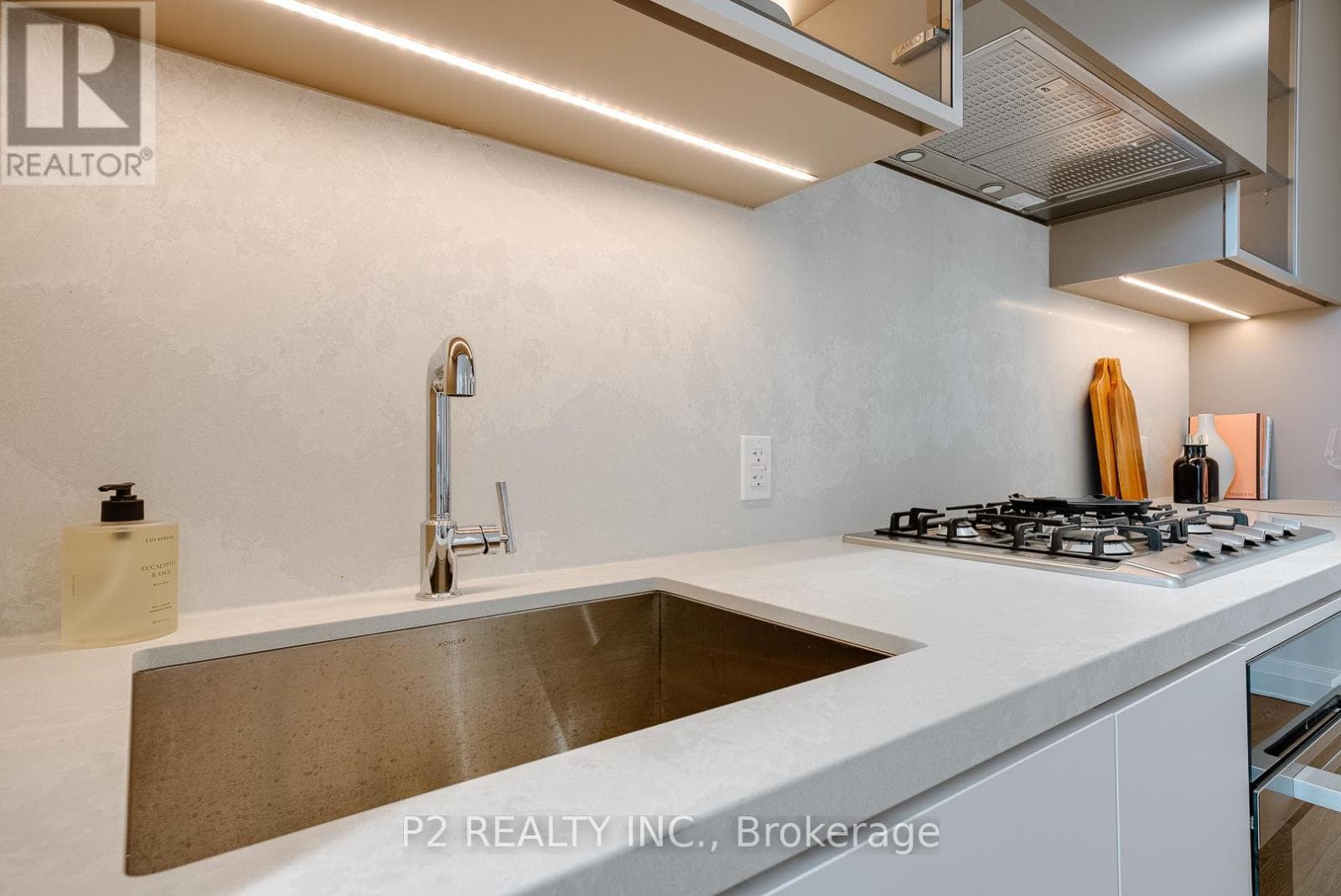 409 - 2 FOREST HILL ROAD, Toronto — photo 3