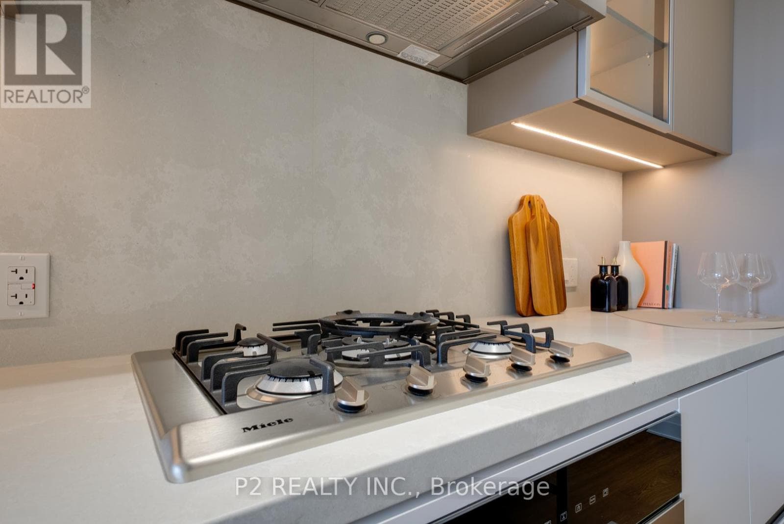 409 - 2 FOREST HILL ROAD, Toronto — photo 4