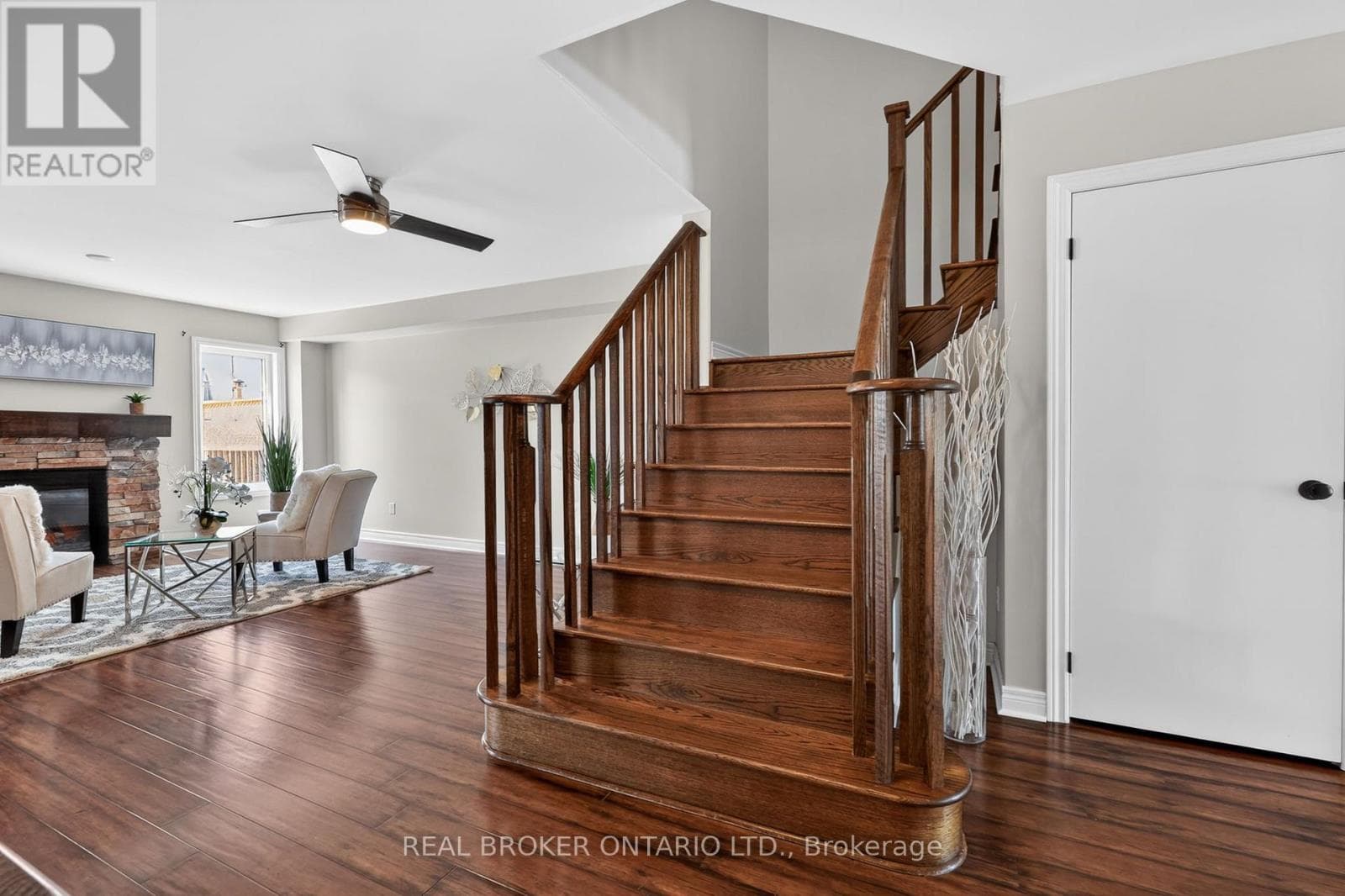 12 MASTERS CRESCENT, Toronto — photo 4