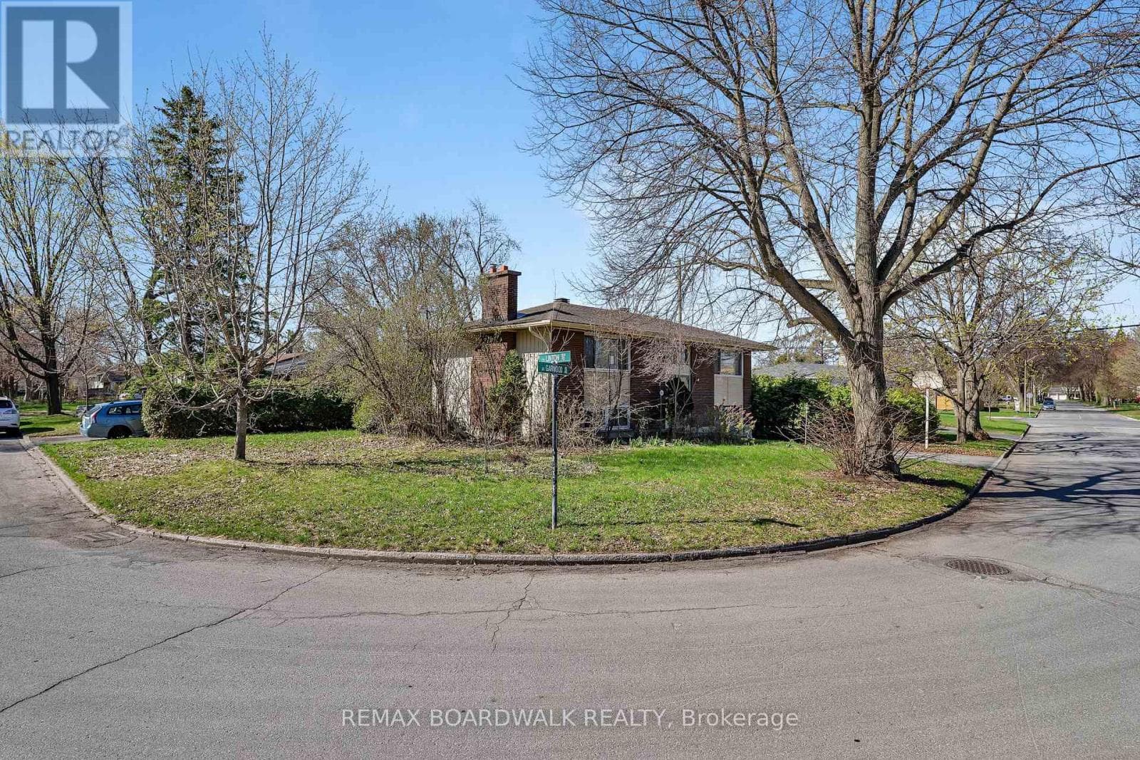 956 GARWOOD AVENUE, Ottawa — photo 2