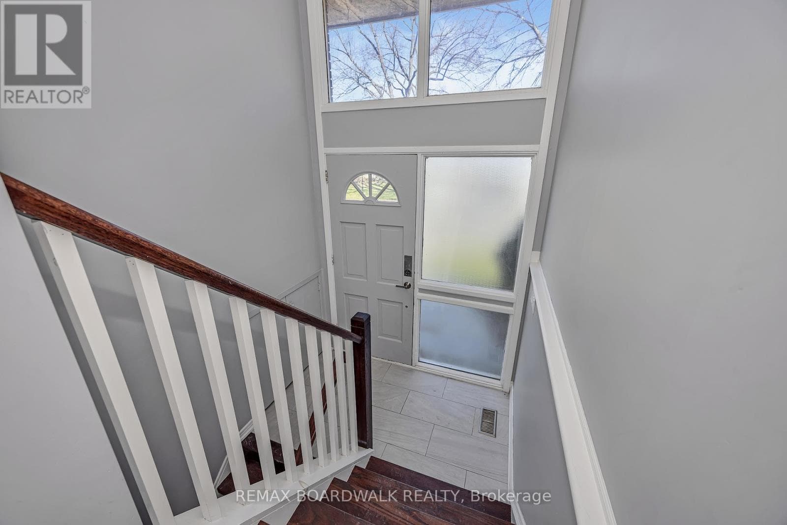 956 GARWOOD AVENUE, Ottawa — photo 4