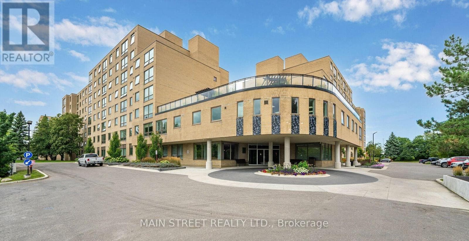 314 - 326 MAJOR MACKENZIE DRIVE E in Richmond Hill East