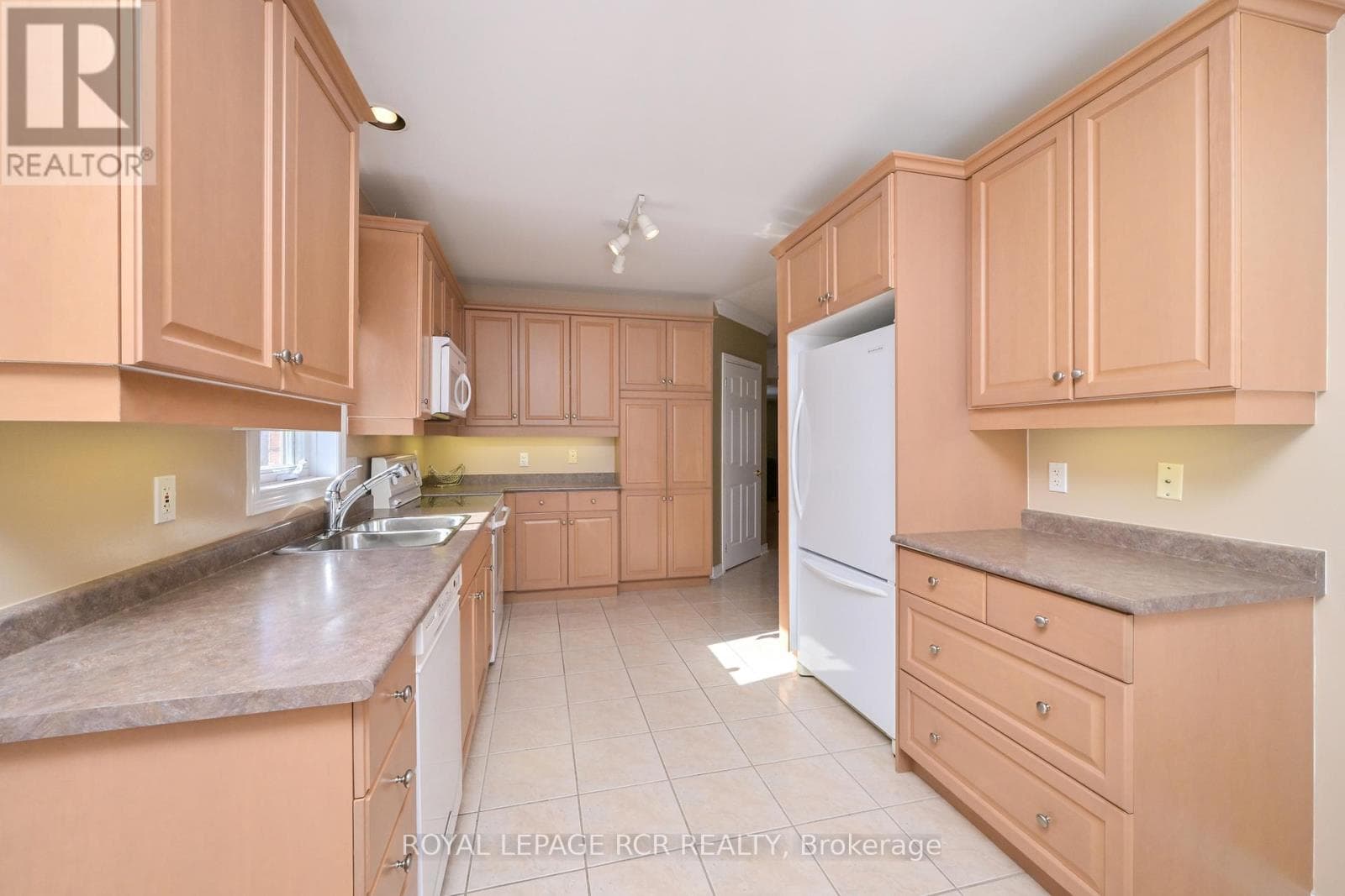 38 BELLA VISTA TRAIL, Toronto — photo 5