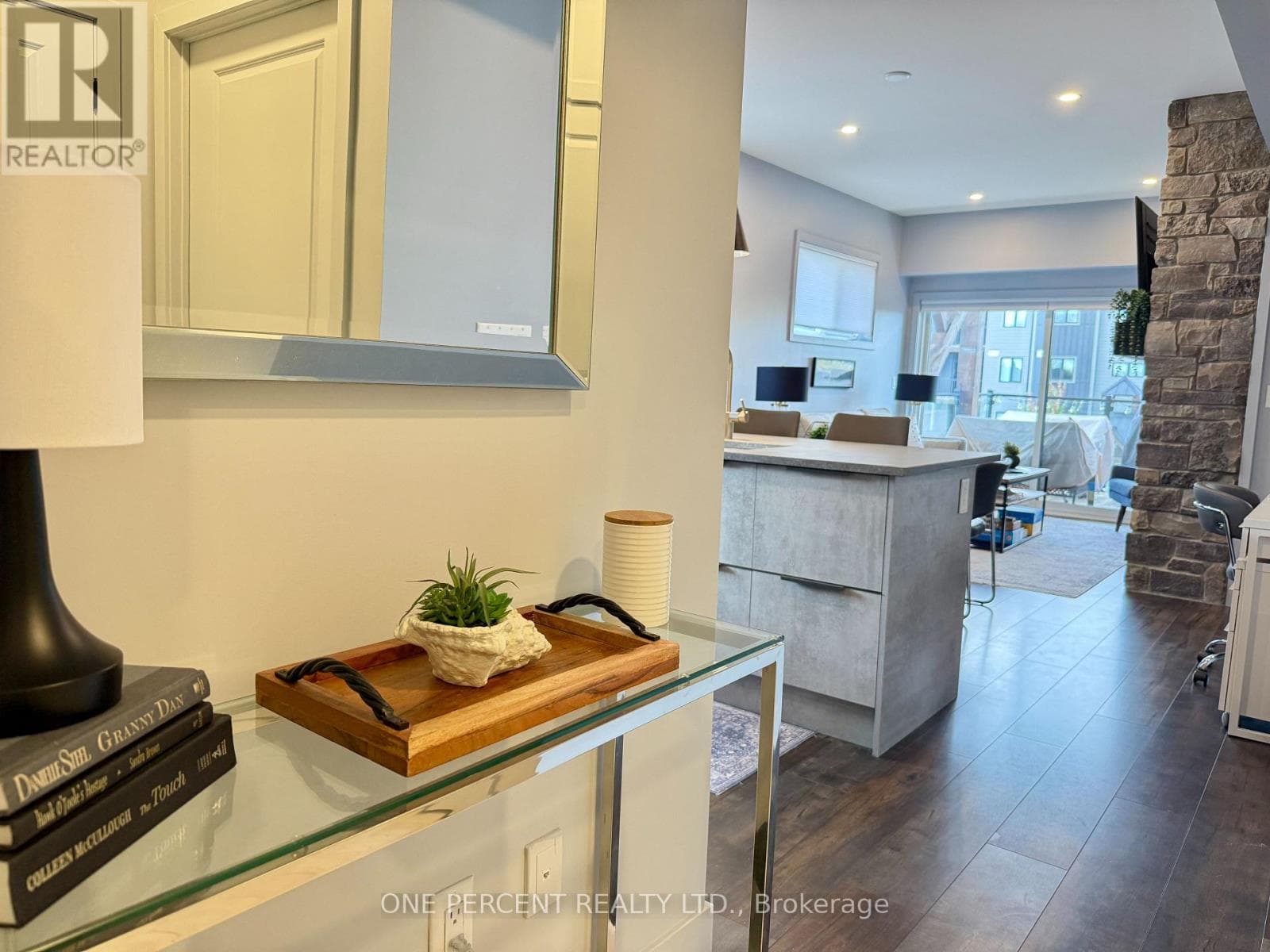 302 - 12 BECKWITH LANE, Toronto — photo 4