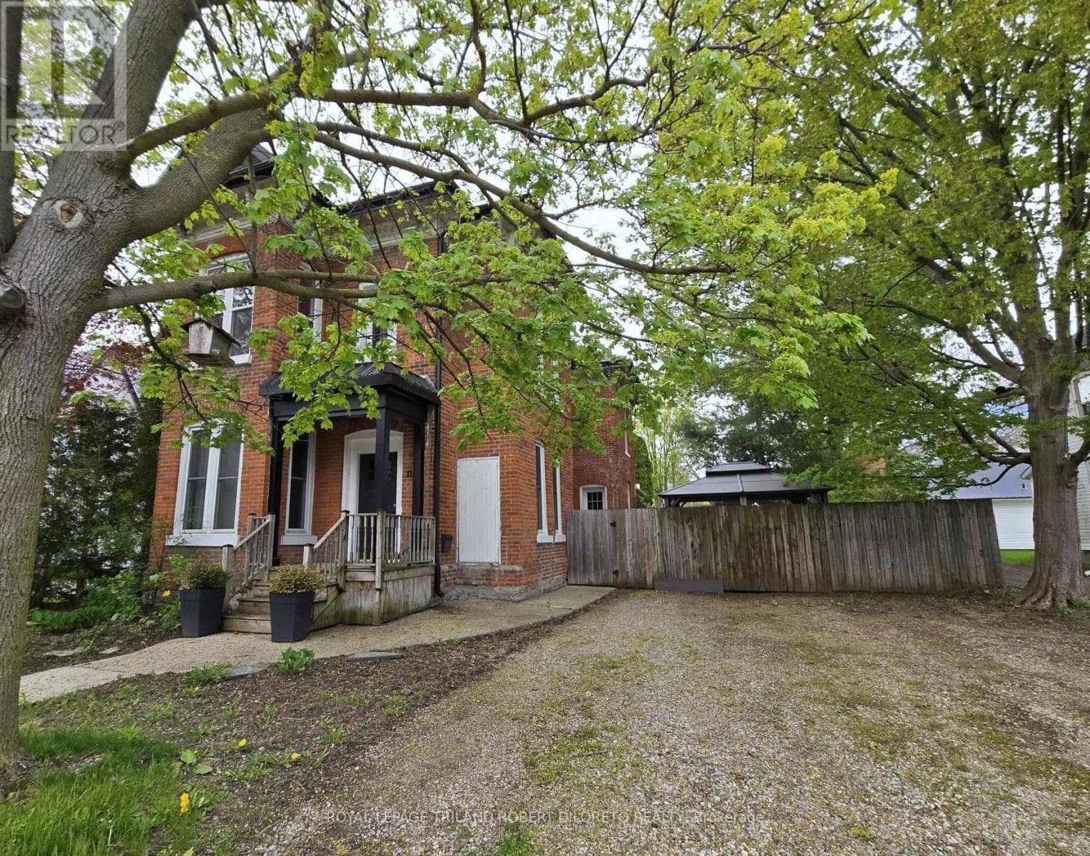 11 MAPLE STREET W, London and St. Thomas — photo 2