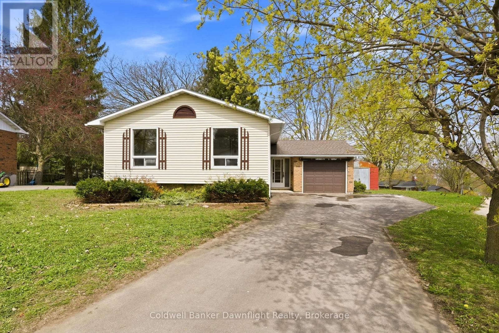 516 MAITLAND COURT in 