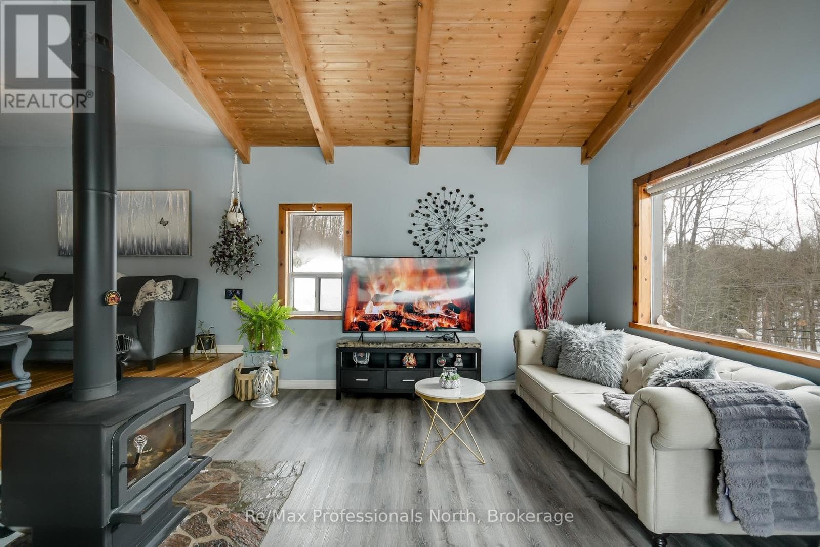 1017 BARLOCHAN ROAD, OnePoint — photo 3