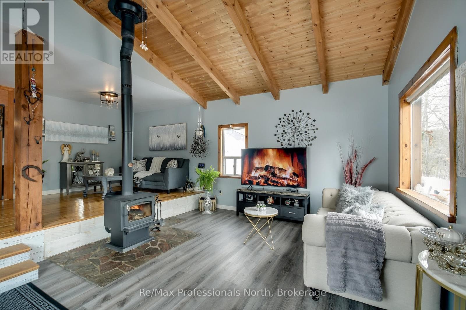 1017 BARLOCHAN ROAD, OnePoint — photo 4