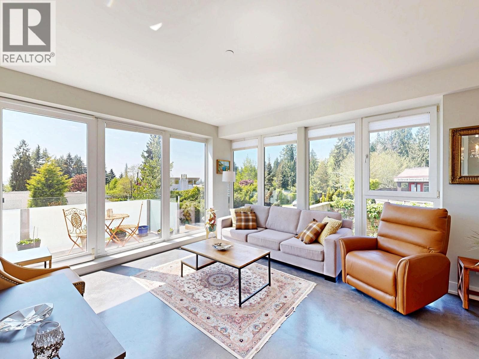 201 650 EVERGREEN PLACE in North Lonsdale Delbrook