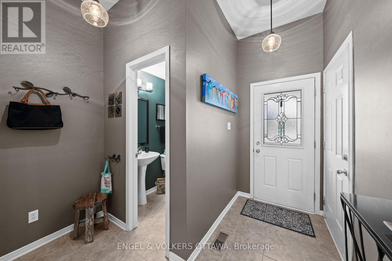 162 SORENTO STREET, Ottawa — photo 2