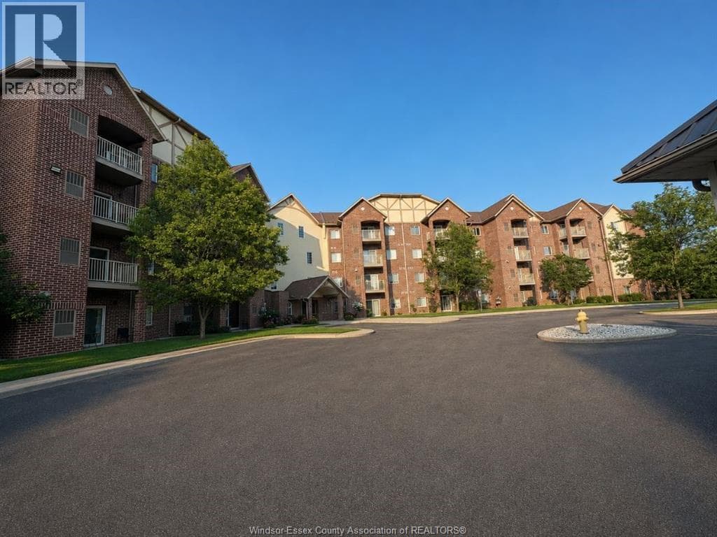 3160 WILDWOOD Unit# 320 in Forest Glade