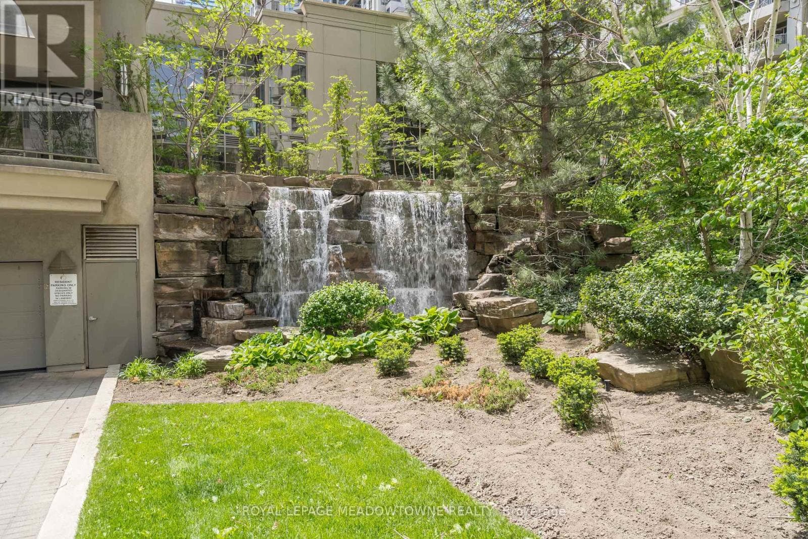 1030 - 3888 DUKE OF YORK BOULEVARD, Toronto — photo 4