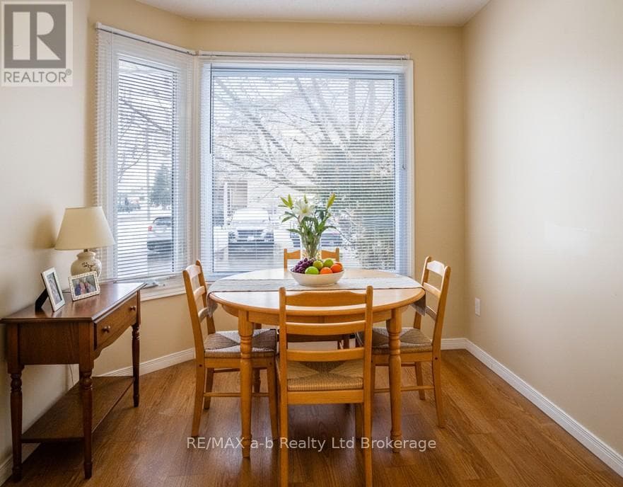 1 10 DUFFERIN STREET, Woodstock-Ingersoll-Tillsonburg — photo 3