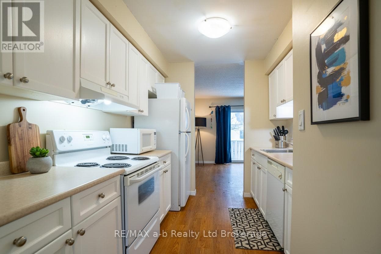 1 10 DUFFERIN STREET, Woodstock-Ingersoll-Tillsonburg — photo 4
