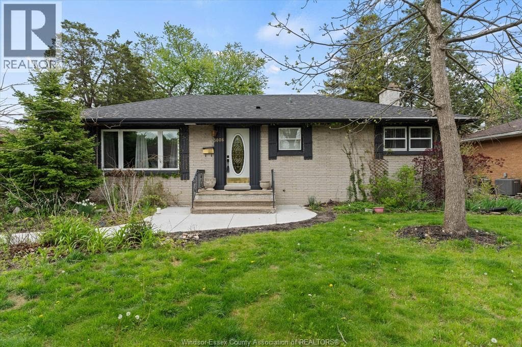 3086 AVONDALE AVENUE in South Windsor