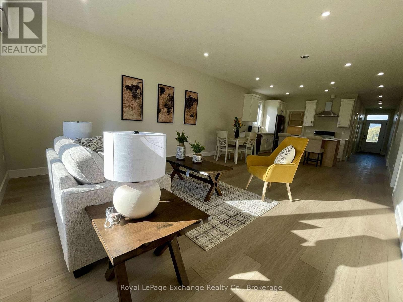 12 MERCEDES CRESCENT N, OnePoint — photo 2