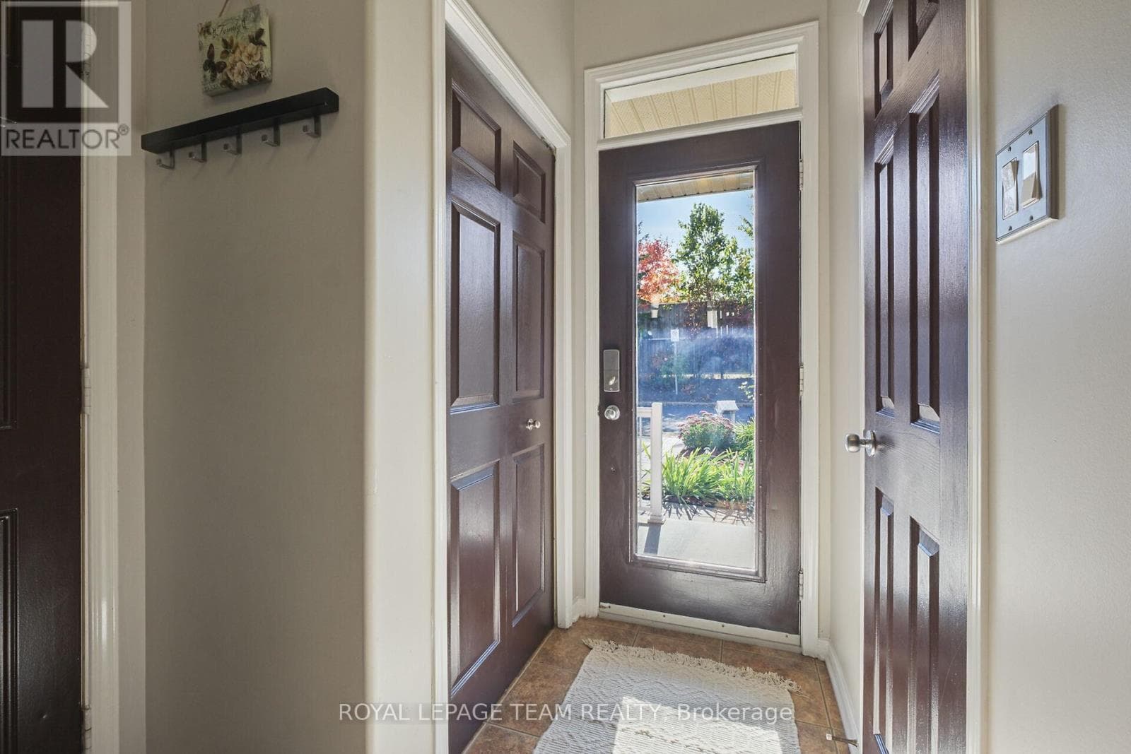 215 PARKROSE PRIVATE, Ottawa — photo 3