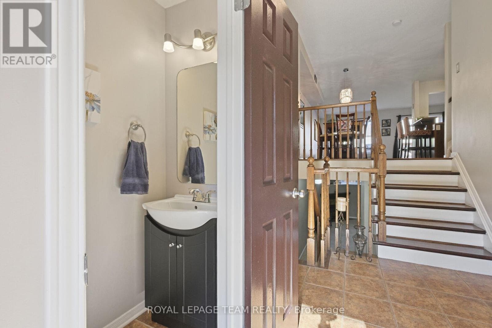 215 PARKROSE PRIVATE, Ottawa — photo 5