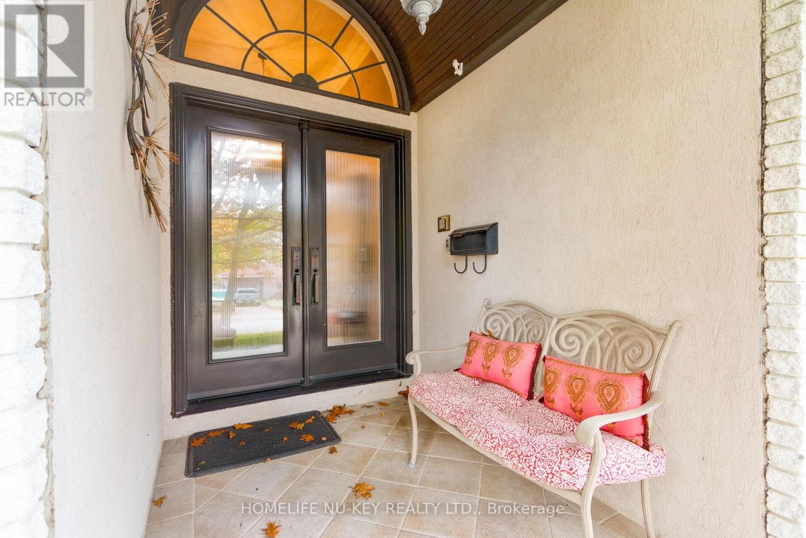 38 CASTLE DRIVE, Toronto — photo 5