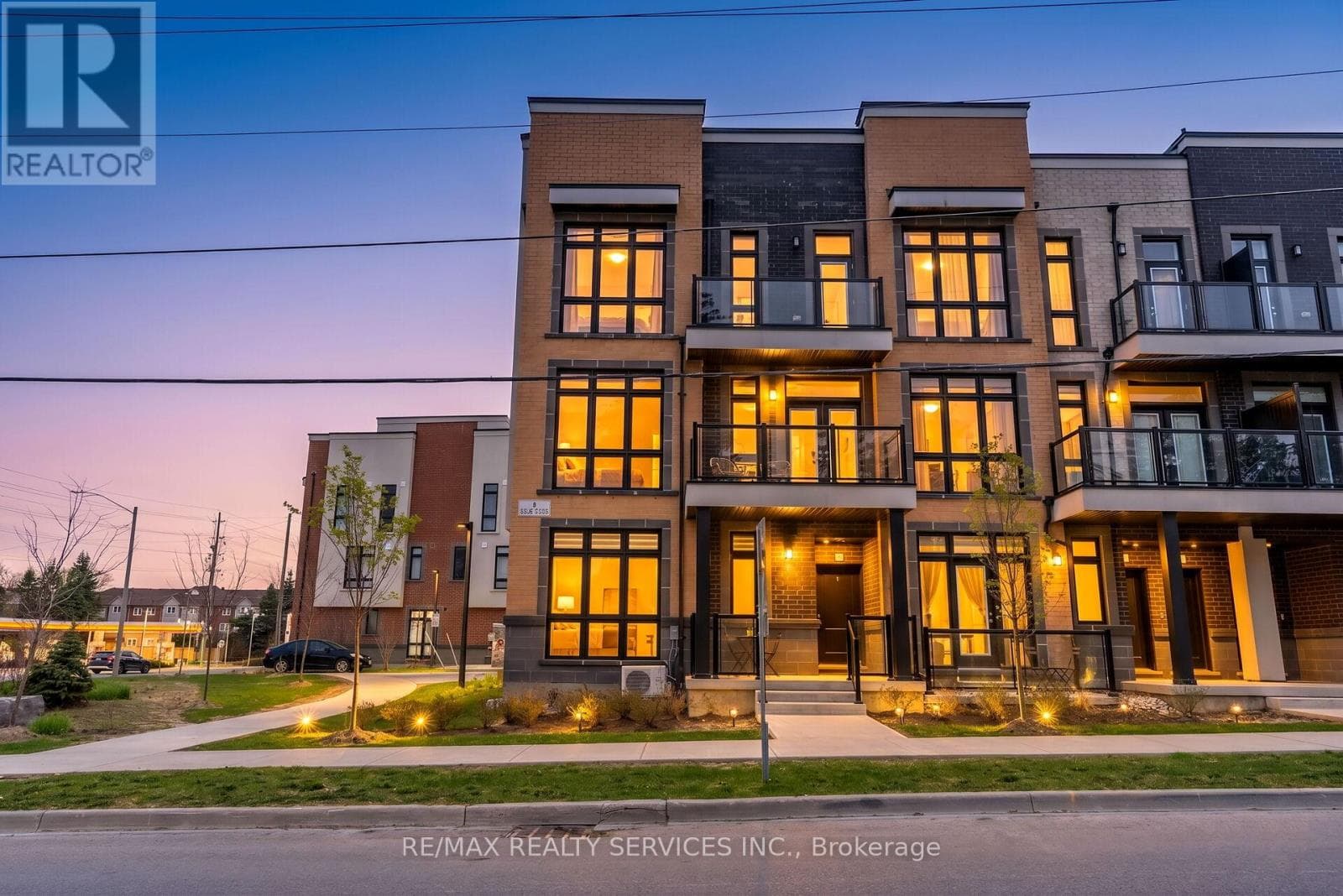 5 - 1 BOND CRESCENT in The Hill