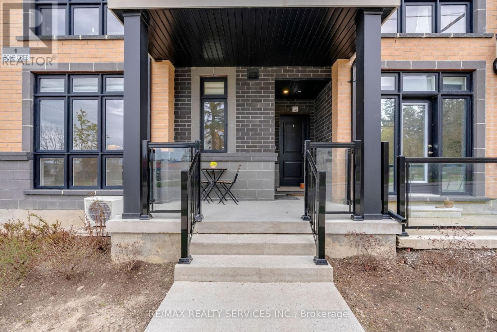 5 - 1 BOND CRESCENT, Toronto — photo 5