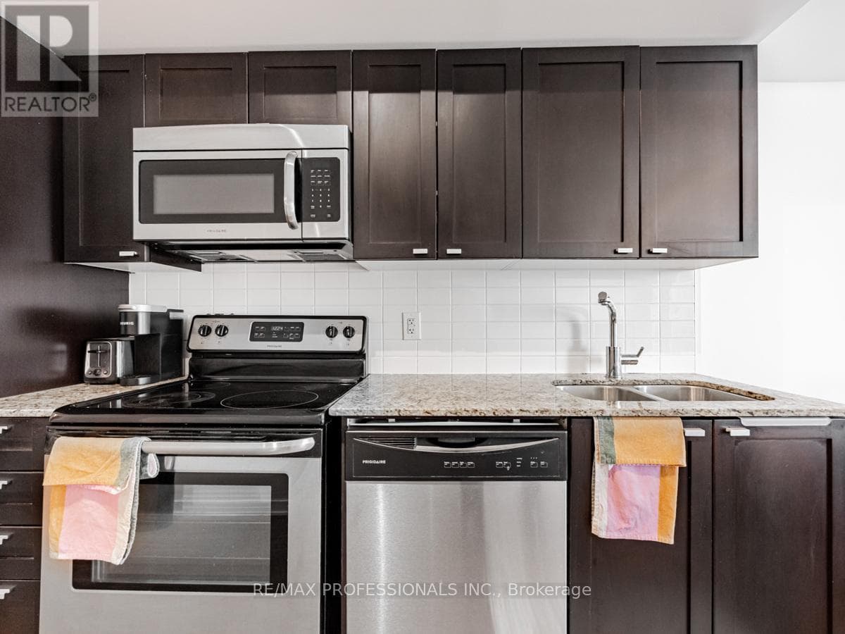 2113 - 105 THE QUEENSWAY, Toronto — photo 4