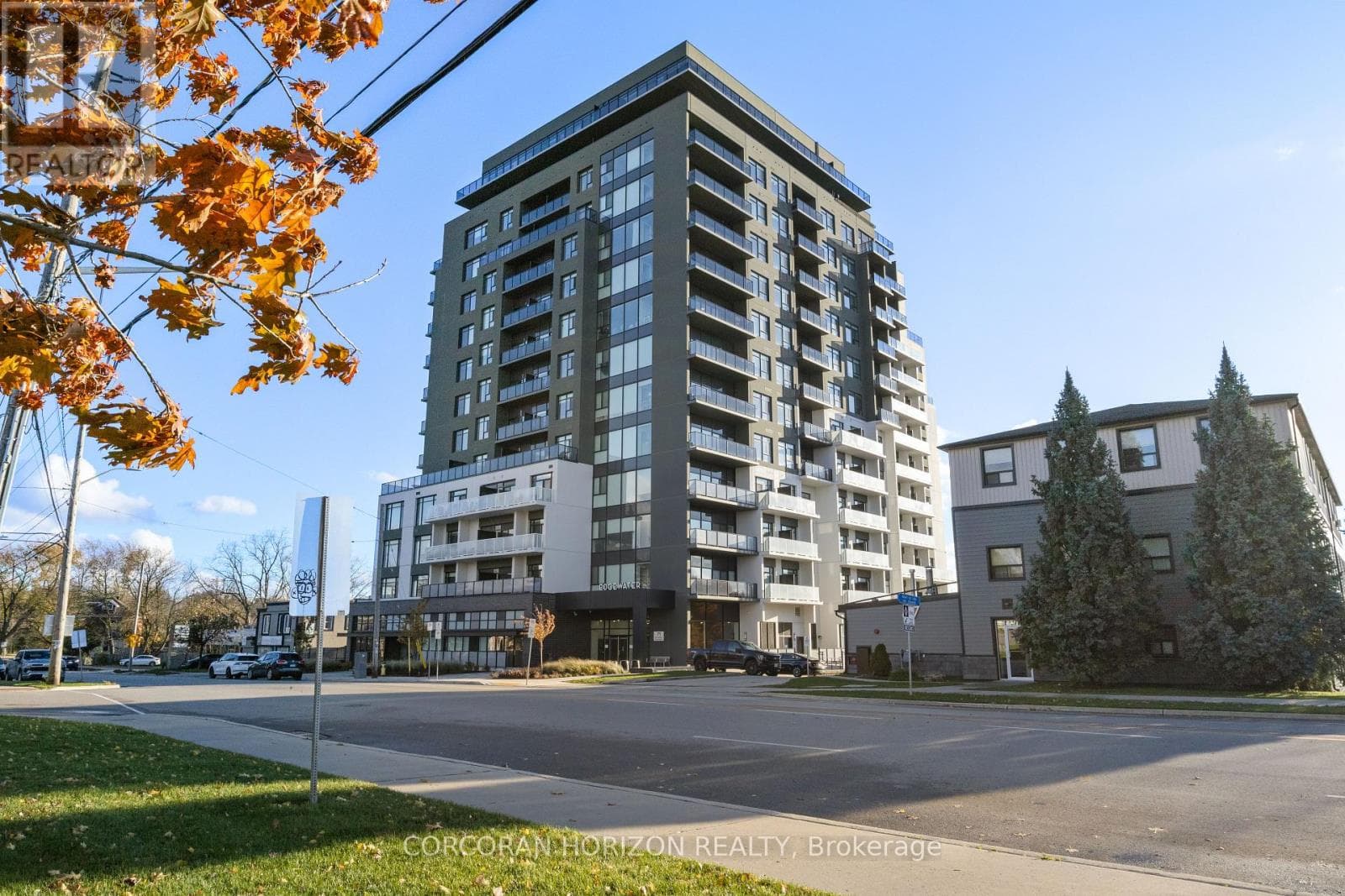 71 WYNDHAM Street S Unit# 1105, Toronto — photo 2