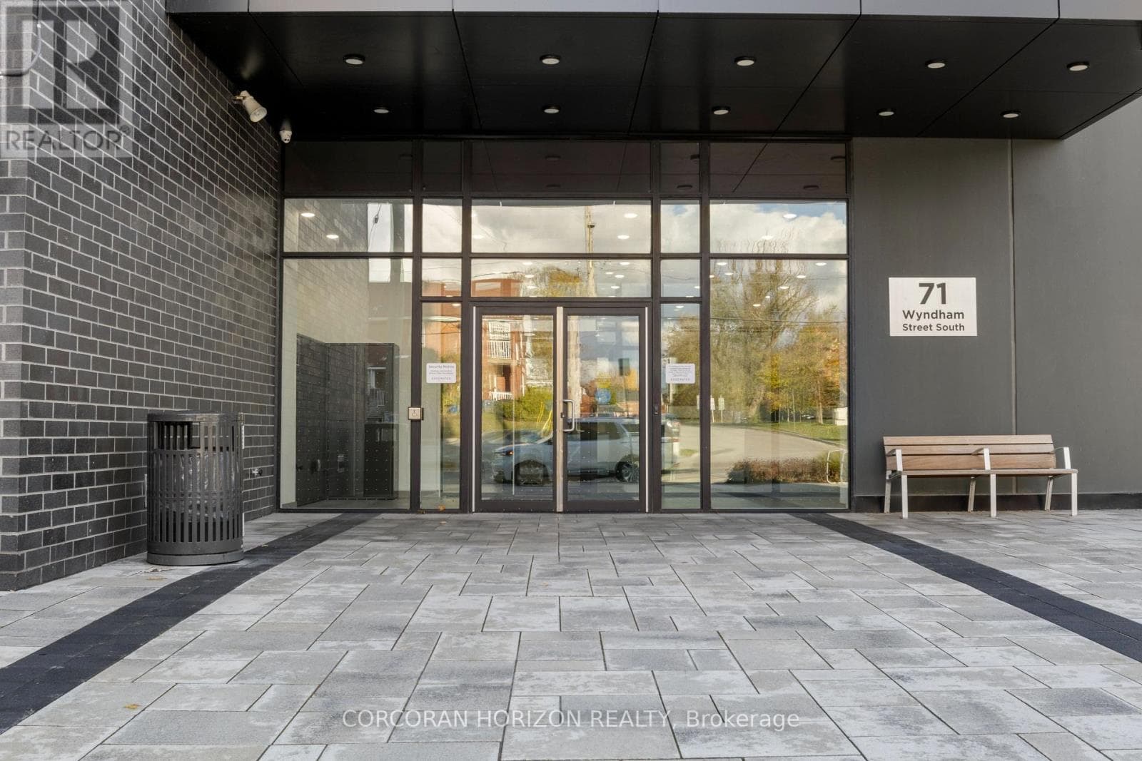 71 WYNDHAM Street S Unit# 1105, Toronto — photo 3
