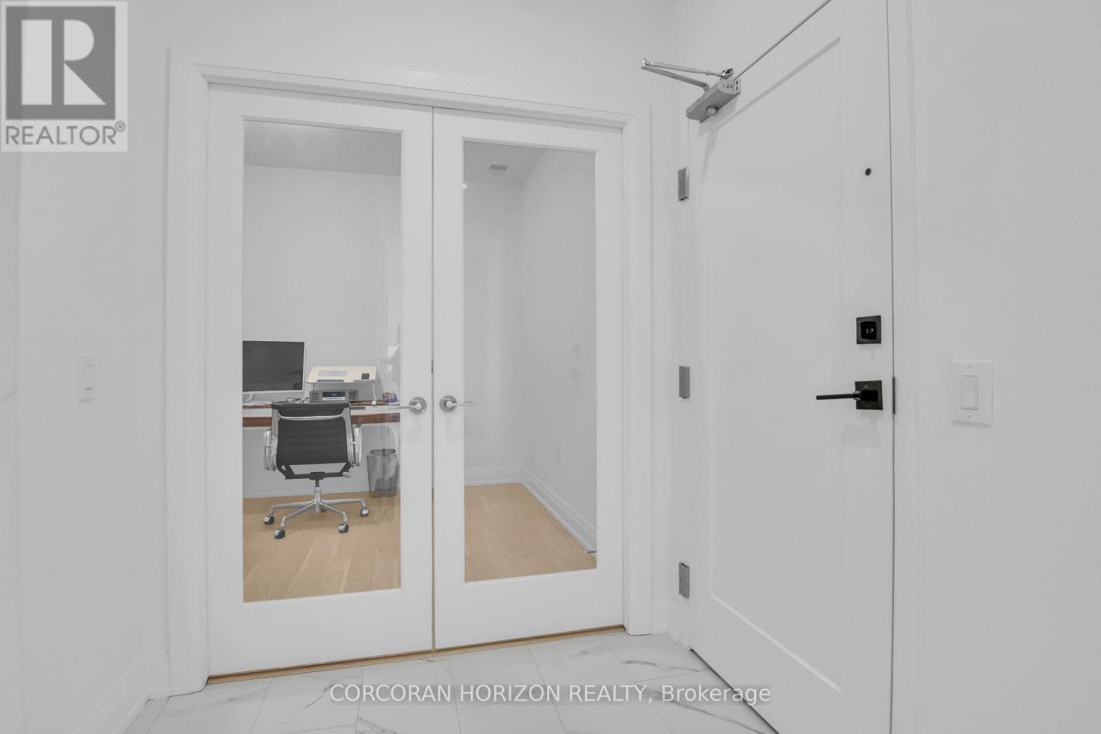 71 WYNDHAM Street S Unit# 1105, Toronto — photo 5
