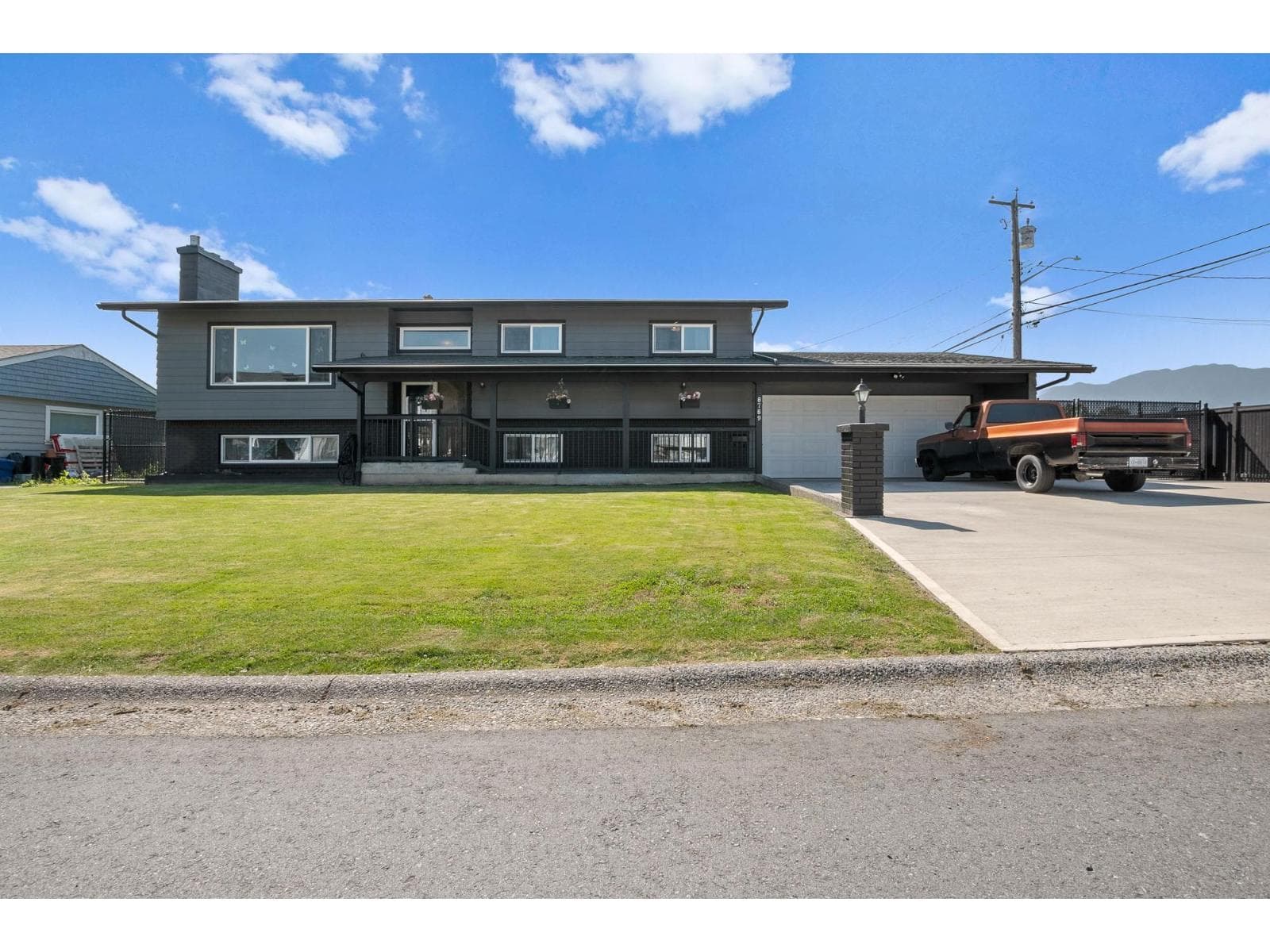 8789 BUTCHART STREET CHILLIWACK PROPER SOUTH in Chilliwack Proper