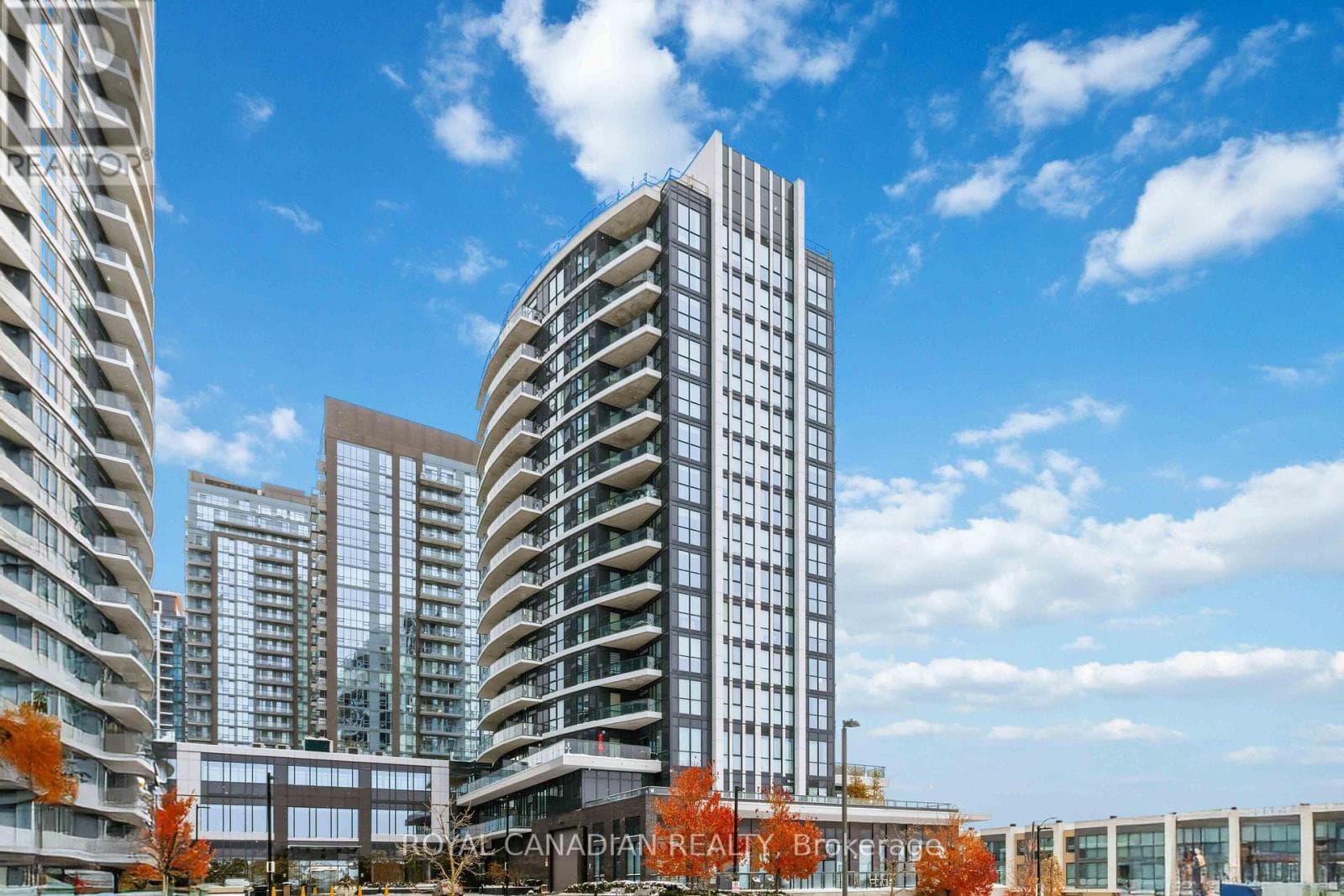 1501 - 65 WATERGARDEN DRIVE in Hurontario