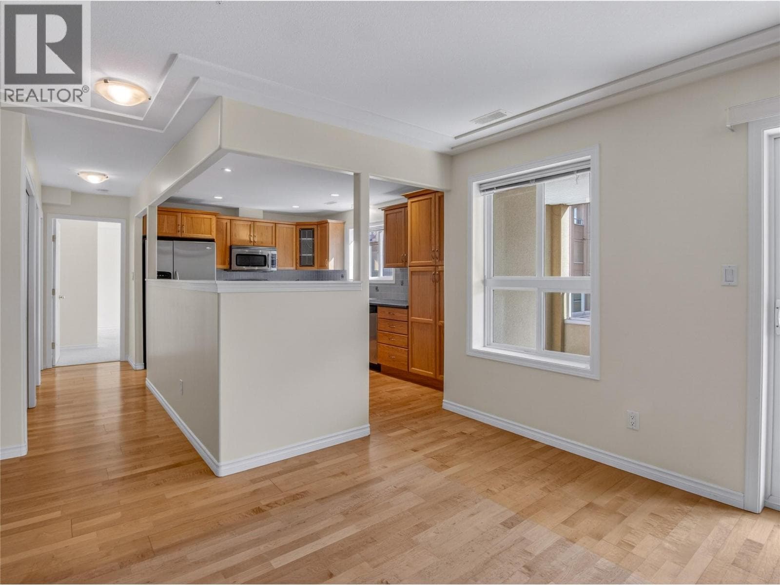 2285 Atkinson Street Unit# 404, Interior REALTORS® — photo 2