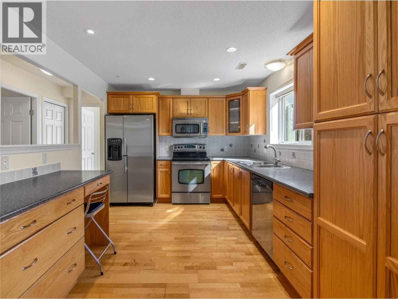 2285 Atkinson Street Unit# 404, Interior REALTORS® — photo 3
