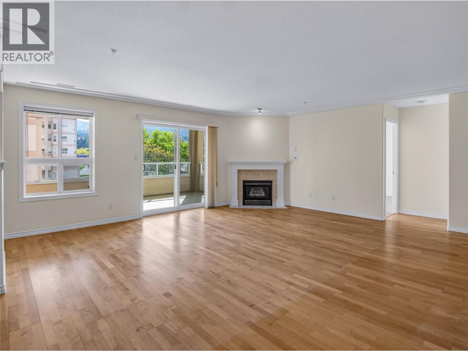 2285 Atkinson Street Unit# 404, Interior REALTORS® — photo 5