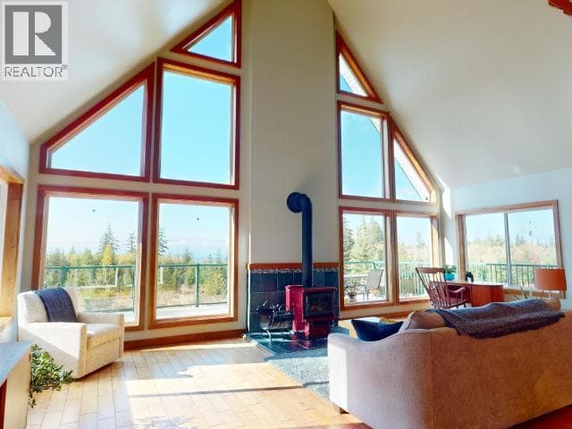 6268 SHELTER POINT ROAD, Powell River — photo 4