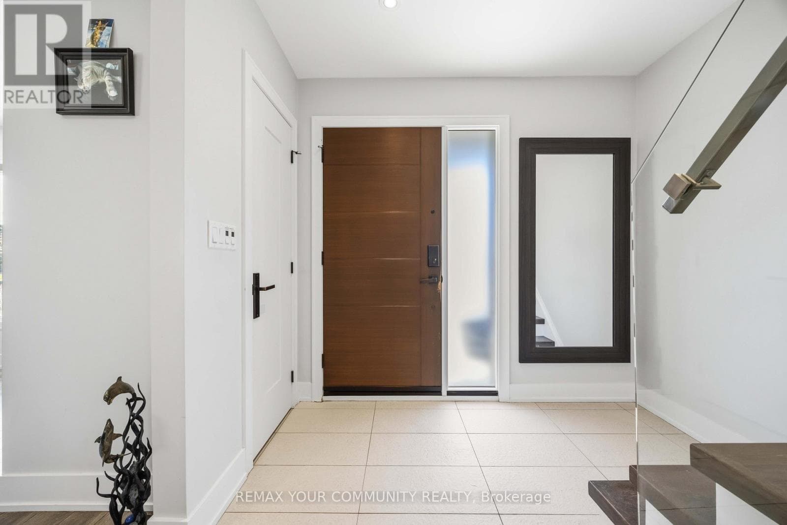 34 WALWYN AVENUE, Toronto — photo 2
