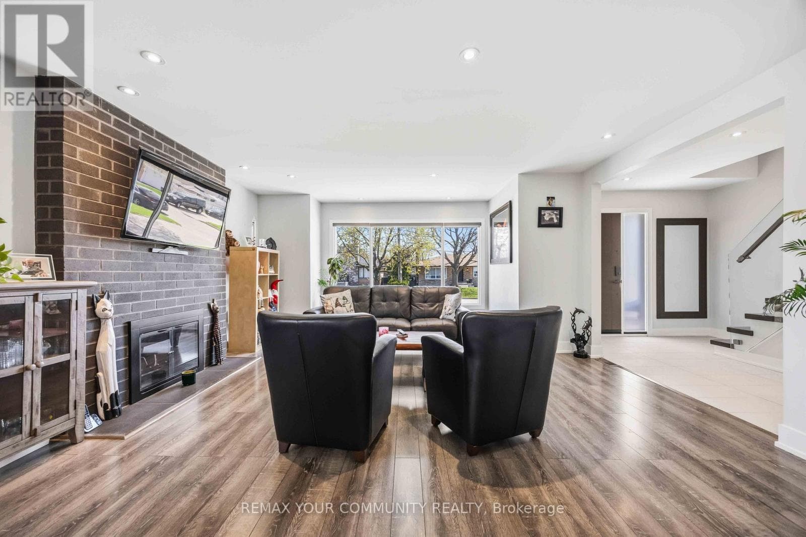 34 WALWYN AVENUE, Toronto — photo 5