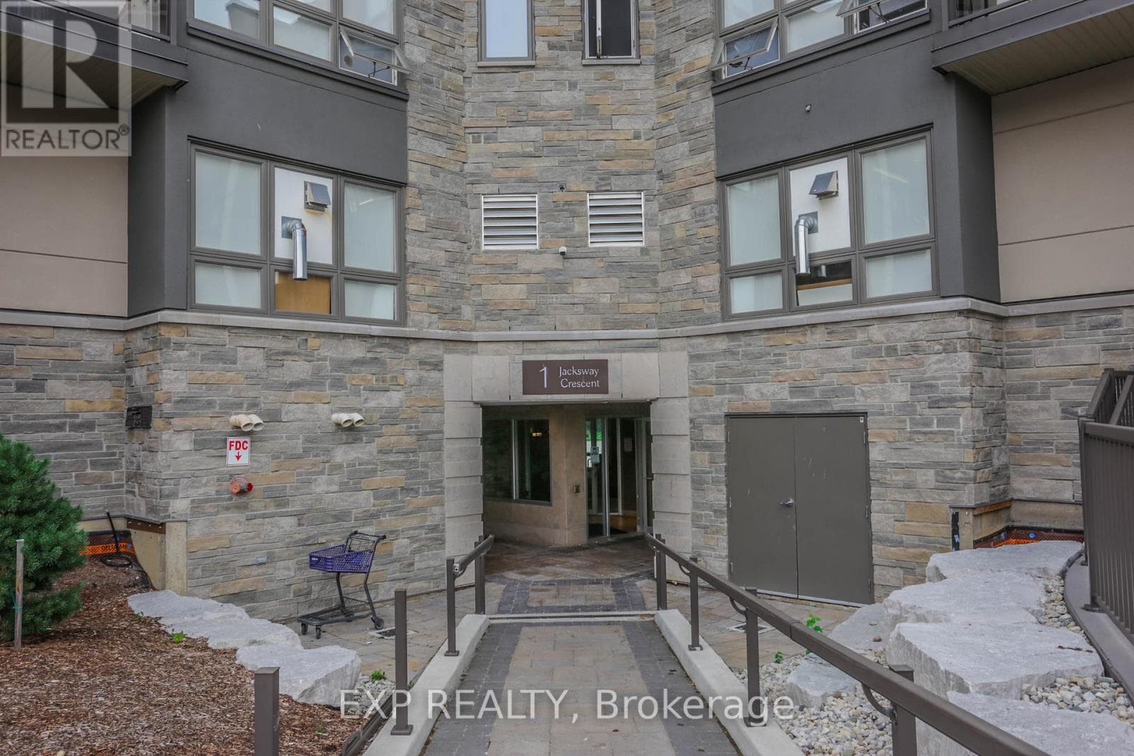 108 - 1 JACKSWAY CRESCENT, London and St. Thomas — photo 2