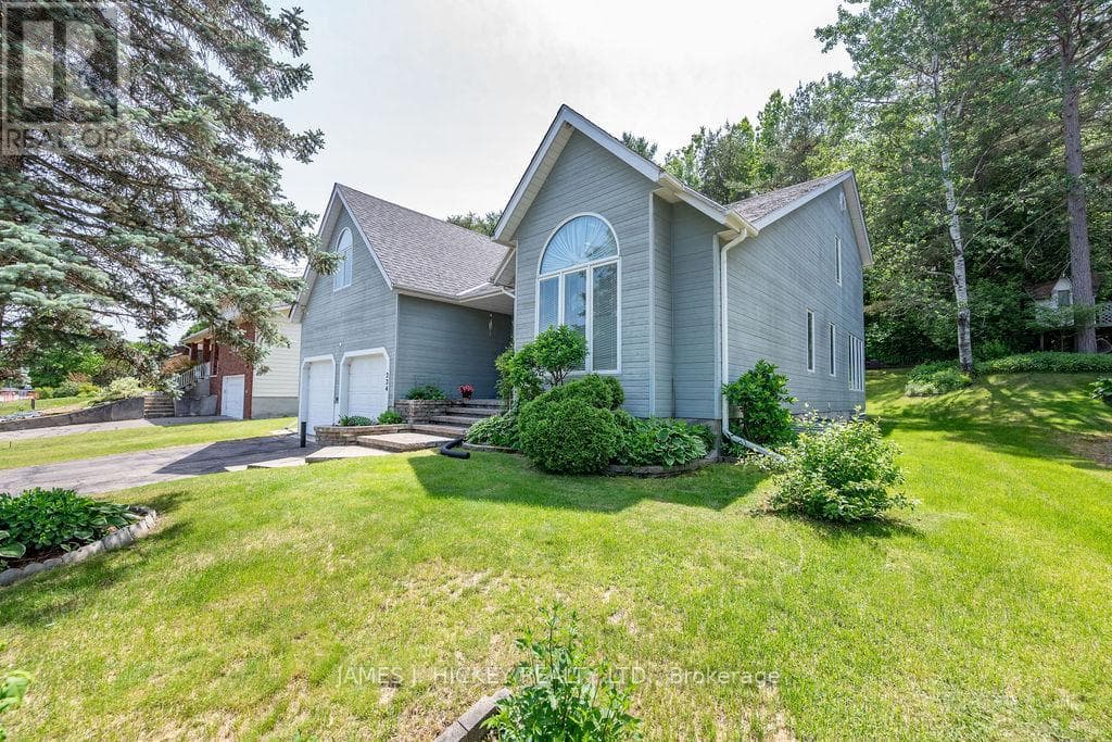 224 THOMAS STREET, Renfrew County — photo 2