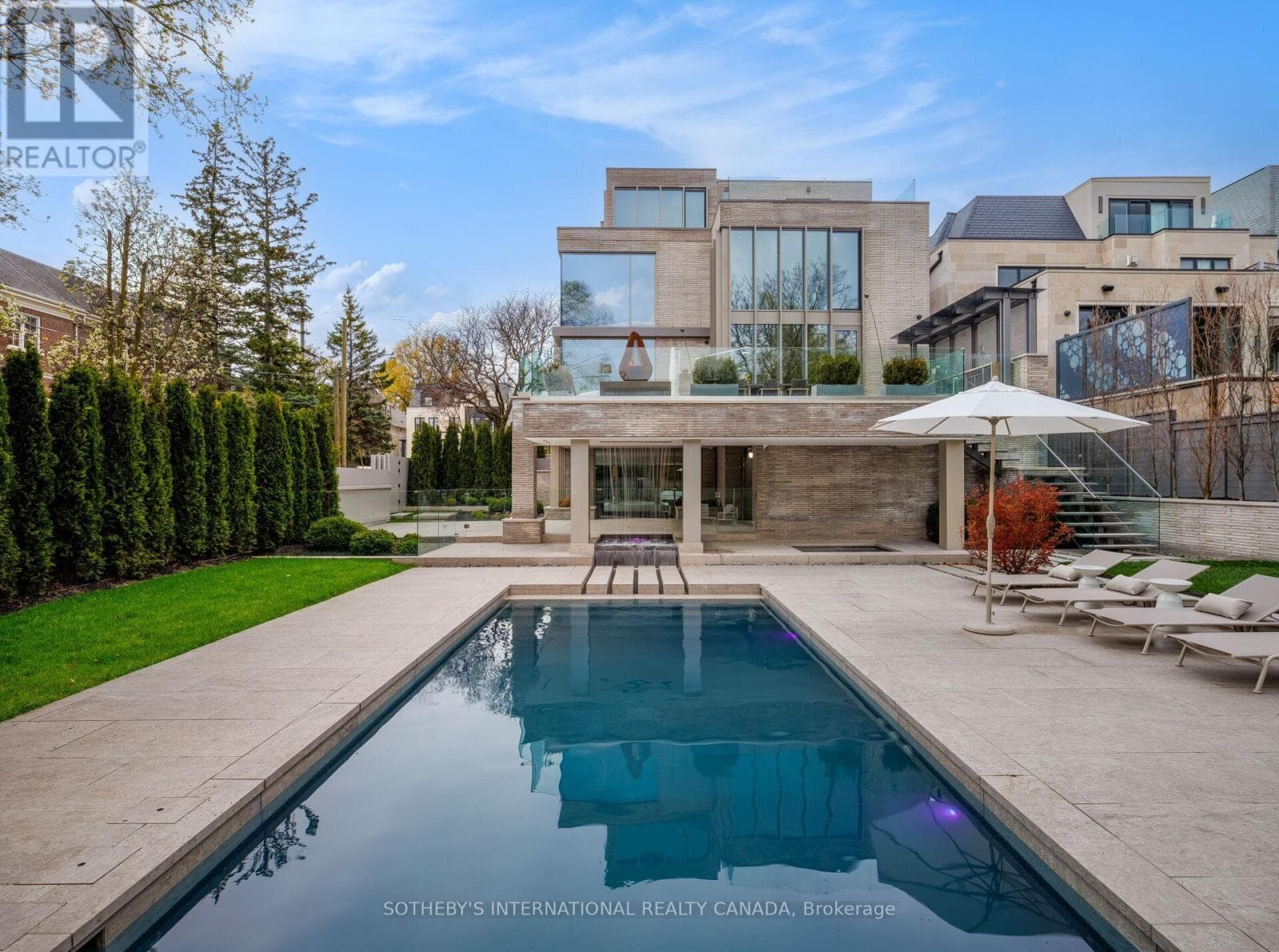 211 DUNVEGAN ROAD, Toronto — photo 4