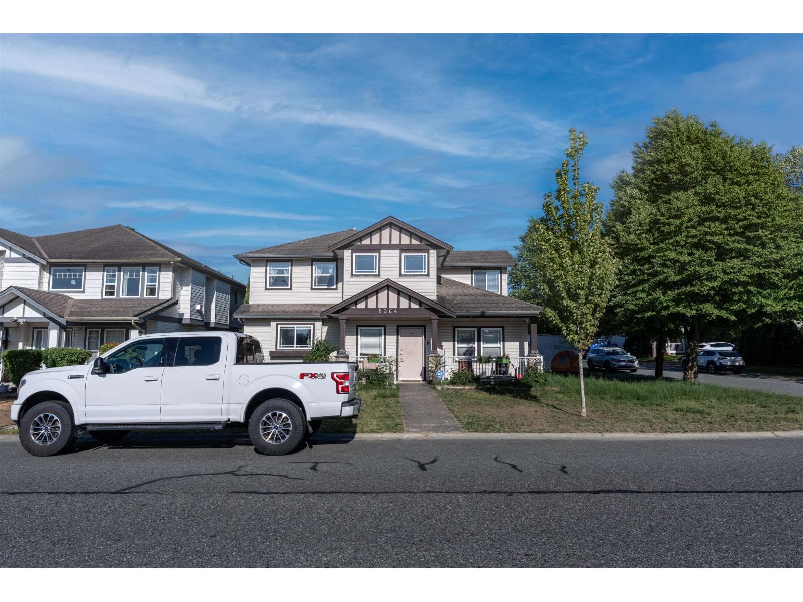 8364 HARRIS STREET, Fraser Valley — photo 2