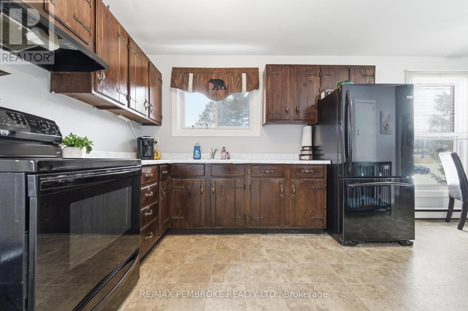 114 HEMLOCK STREET, Renfrew County — photo 4