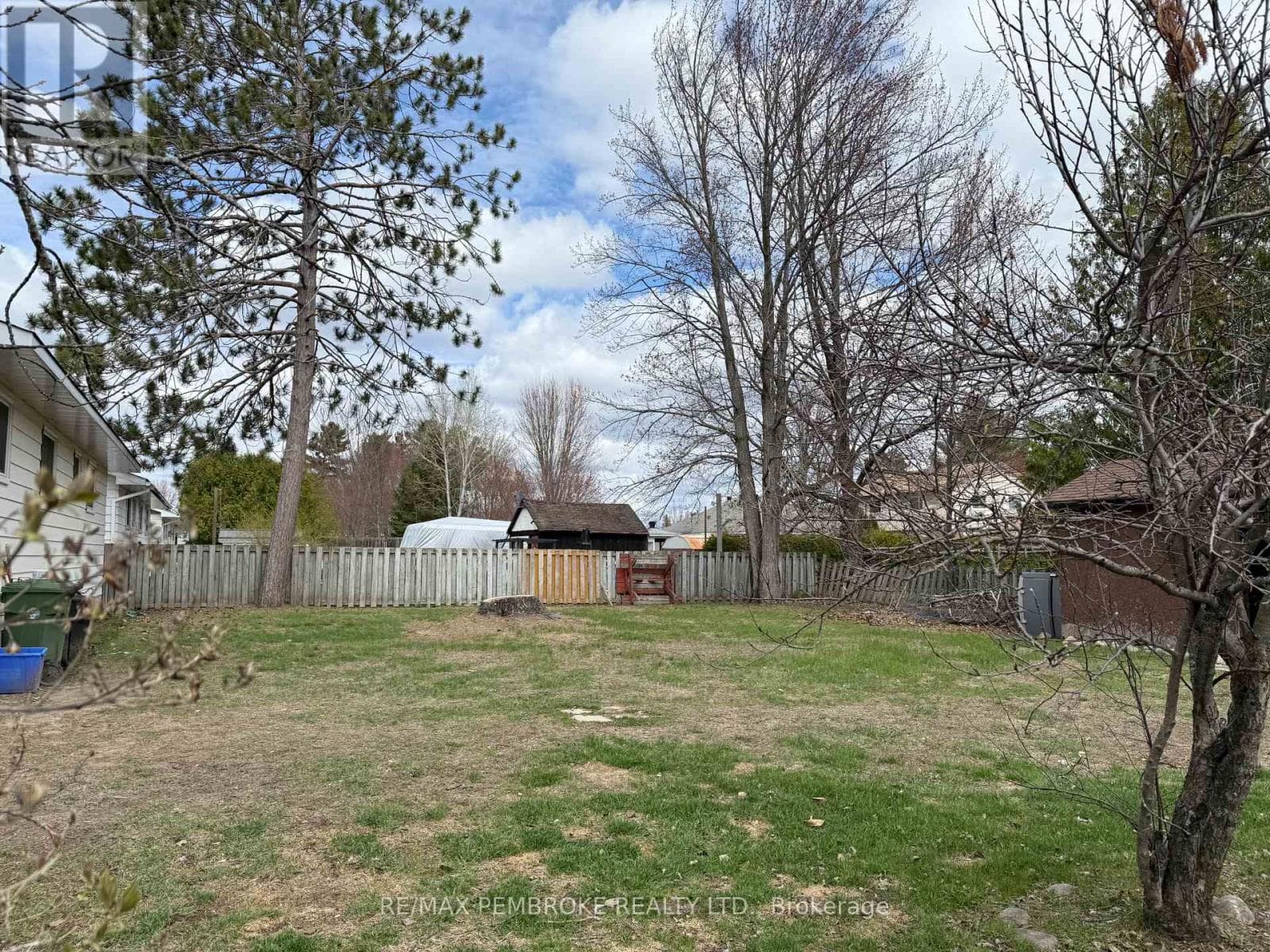 114 HEMLOCK STREET, Renfrew County — photo 2