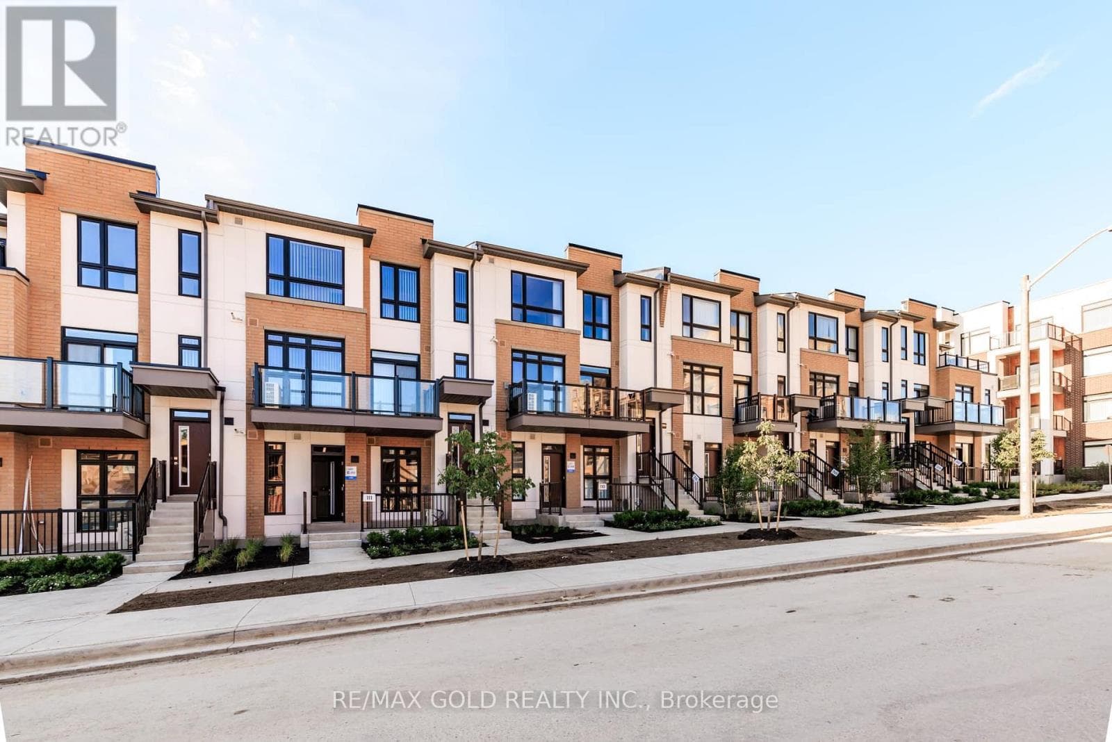210 - 140 CANON JACKSON DRIVE, Toronto — photo 5