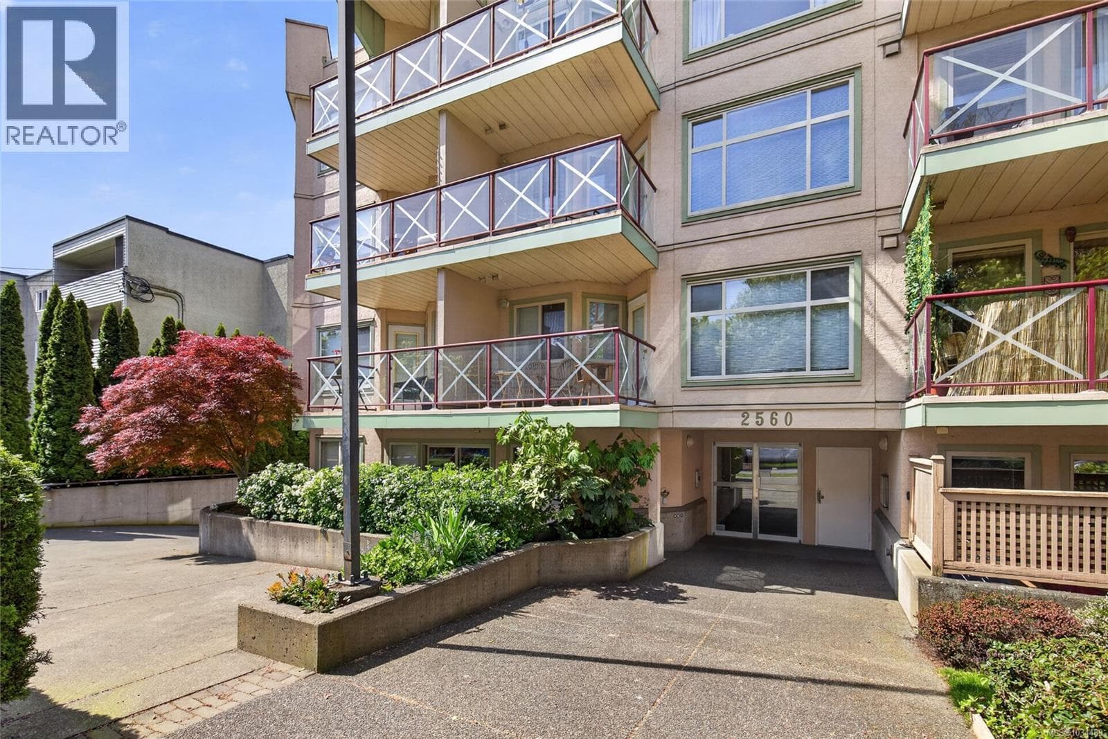 108 2560 Wark St, Victoria — photo 2