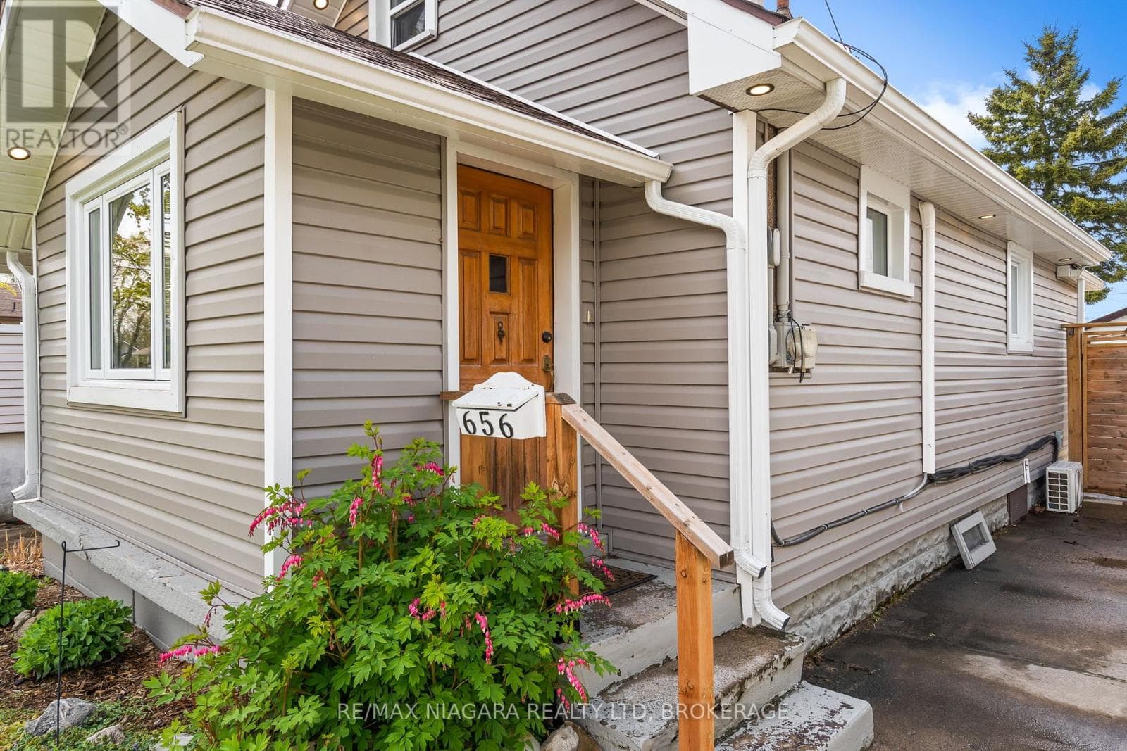 656 STEELE STREET, Niagara — photo 3