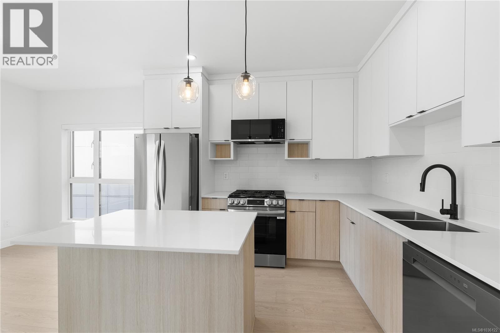 617 2629 Millstream Rd, Victoria — photo 2