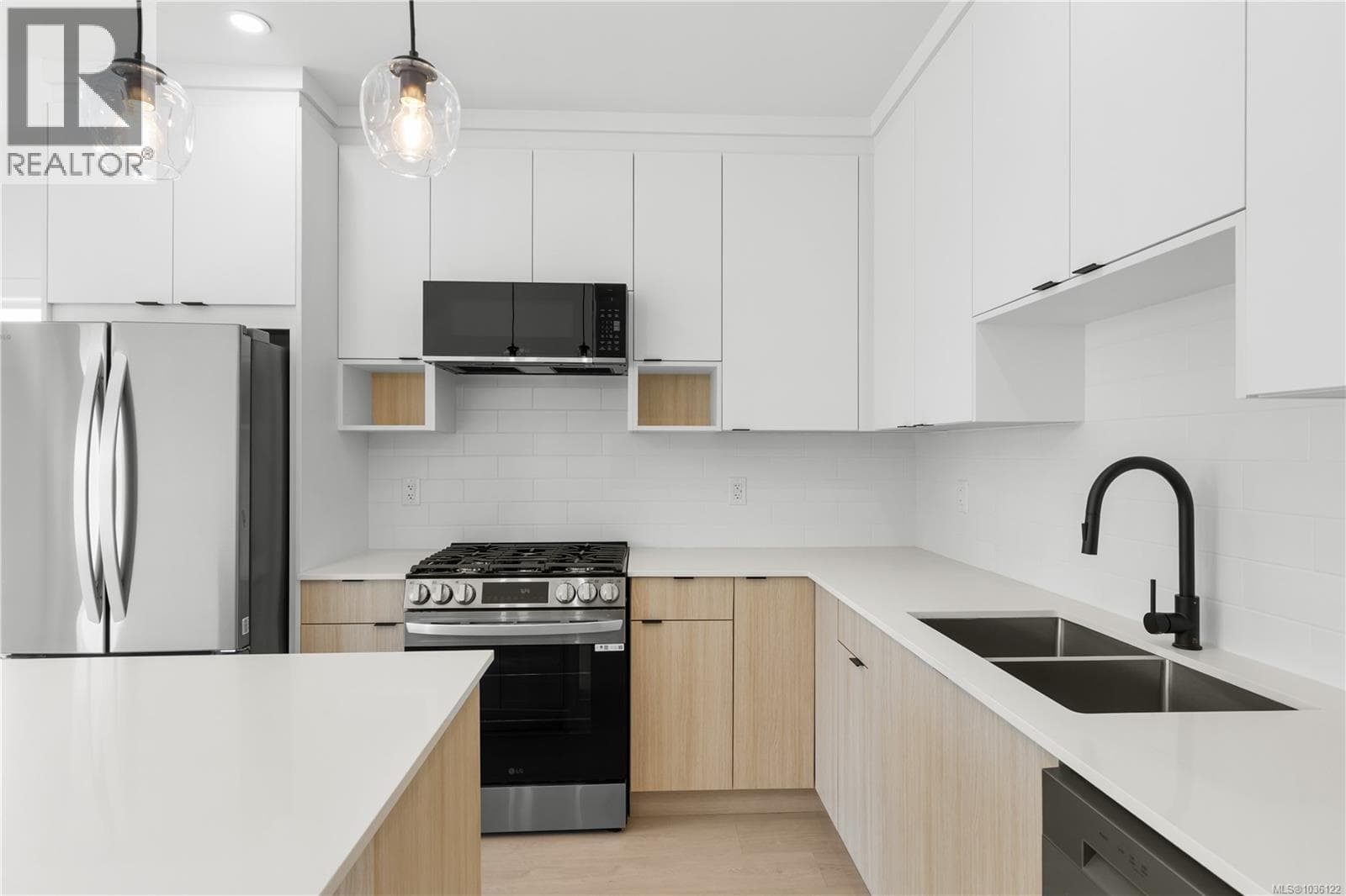 617 2629 Millstream Rd, Victoria — photo 4
