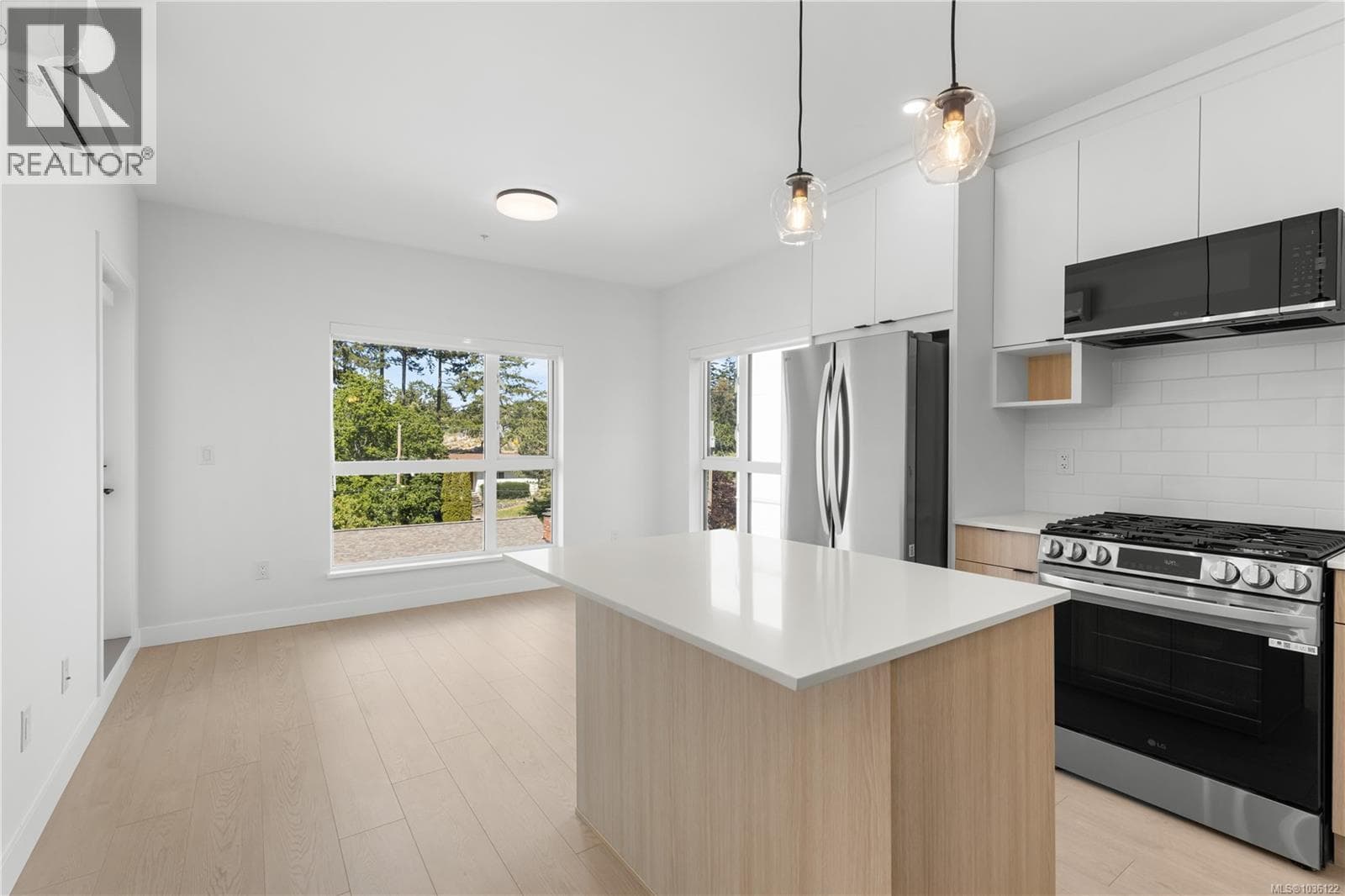 617 2629 Millstream Rd, Victoria — photo 5