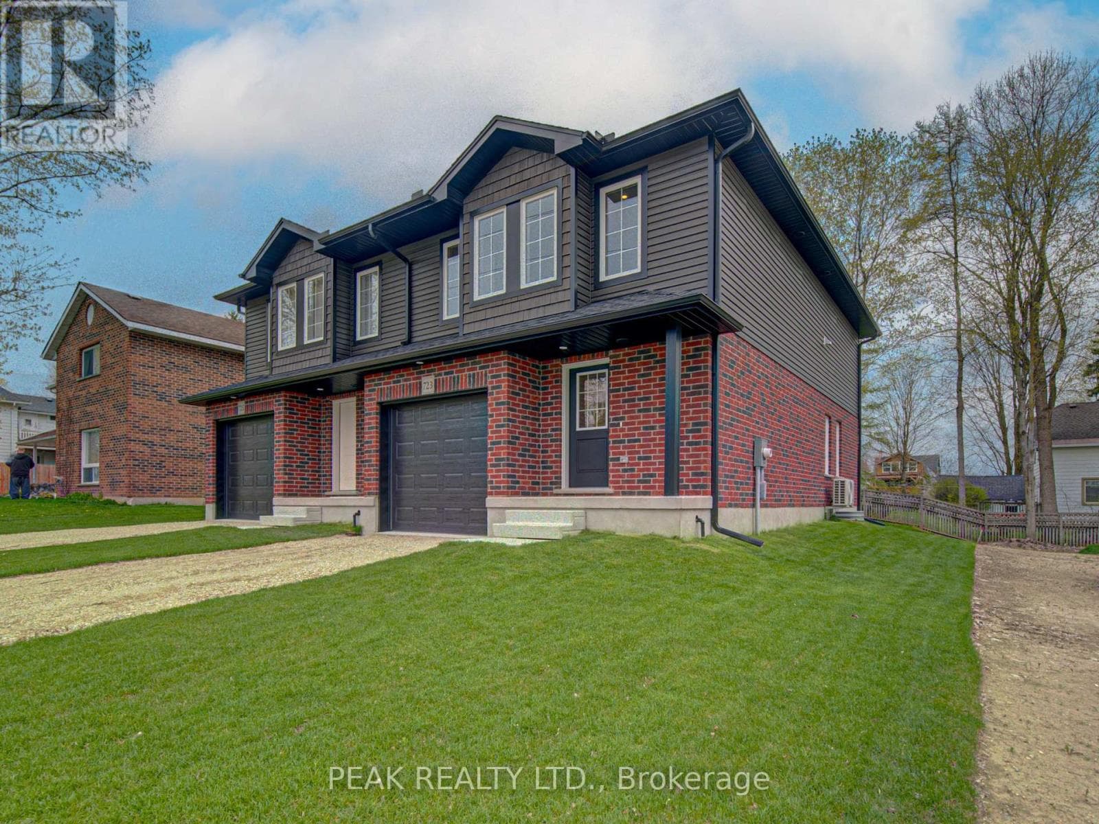 723 ELMA Street W, Toronto — photo 2